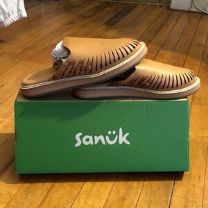 Sanuk Women’s Huaraches